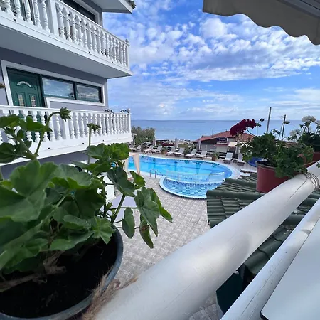 Amarylis Beachfront Studios