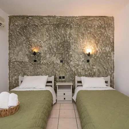 Amarylis Beachfront Studios Apartment
