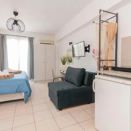 Apartment Amarylis Beachfront Studios