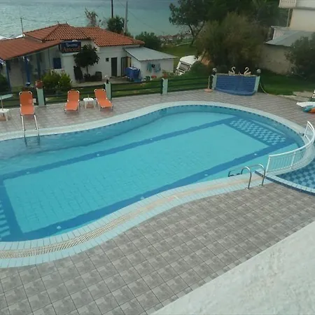Amarylis Beachfront Studios