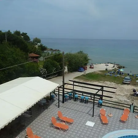 Amarylis Beachfront Studios Apartment Amoudi